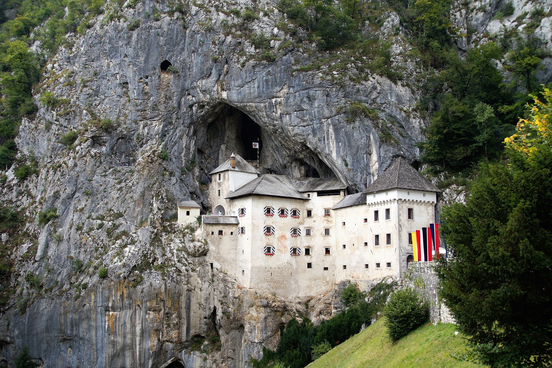 Predjama Castle Slovenië Predjama 2571932 1920