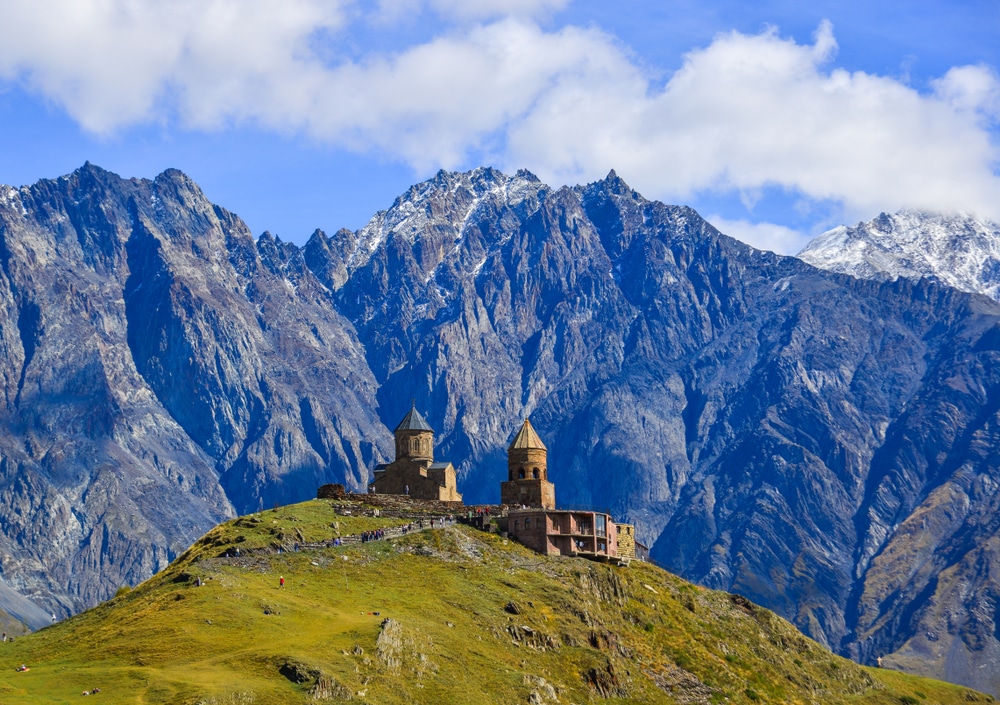 Kazbegi Georgië shutterstock 1332140609, verrassende steden Europa