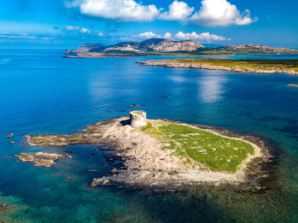 Schiereiland Stintino en Parco Nazionale dellAsinara Sardinië shutterstock 1326547481, Bezienswaardigheden Sardinië