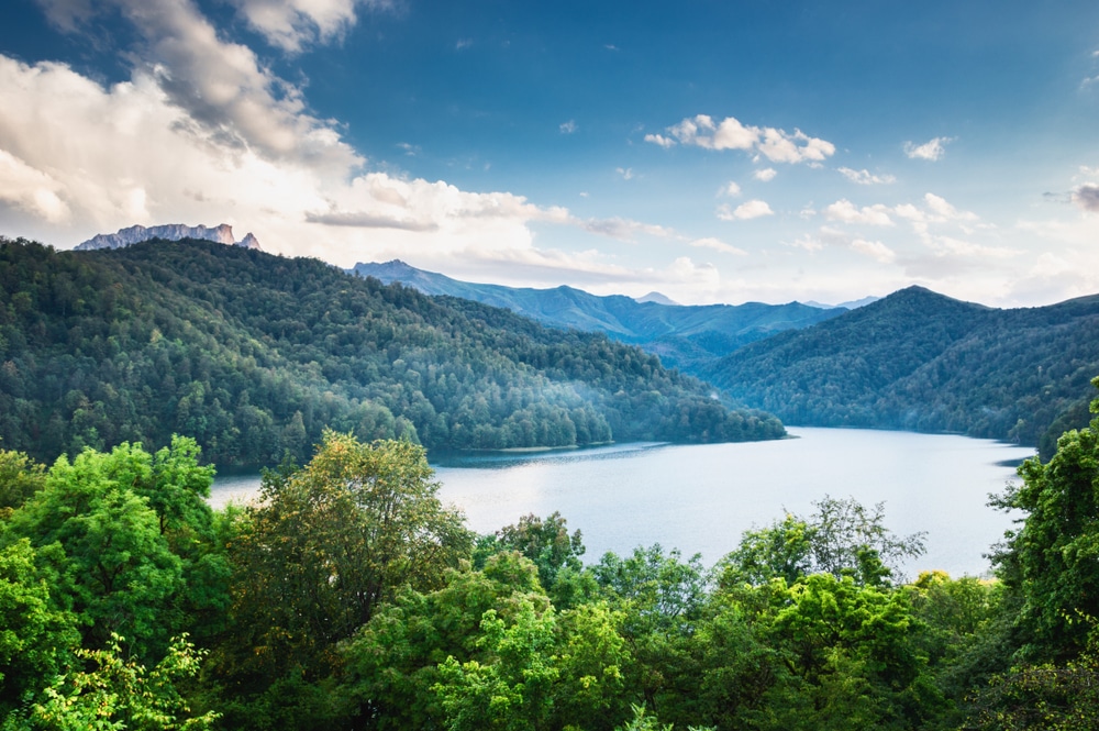 Lake Göygöl Azerbeidzjan shutterstock 1176143956,