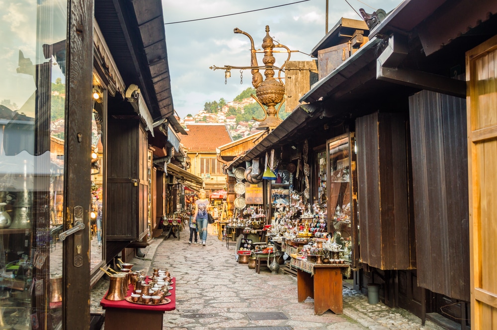 Bazaar Sarajevo shutterstock 370504100, mooiste bezienswaardigheden in Bosnië en Herzegovina