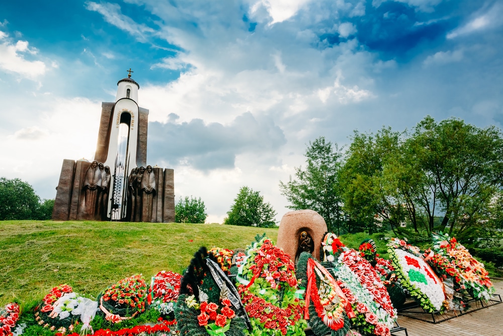 Island of Tears Minsk shutterstock 257092606, Bezienswaardigheden in Minsk