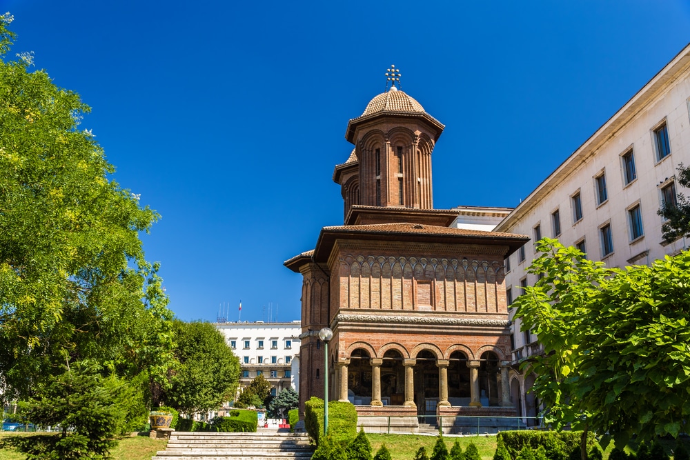 Kretzulescu Church Boekarest shutterstock 220161298, Bezienswaardigheden in Roemenië