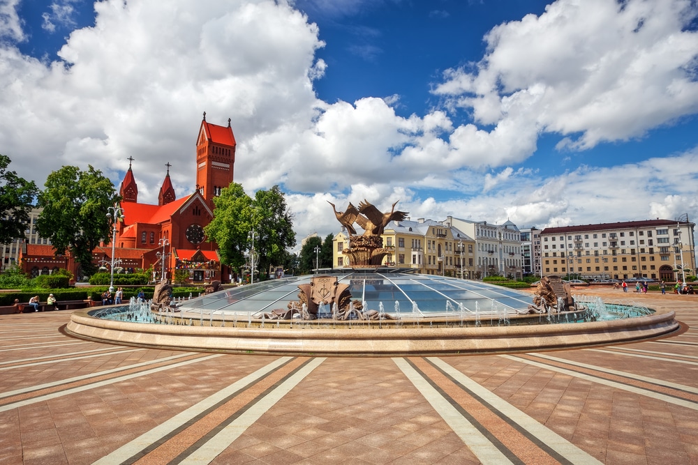 Onafhankelijkheidsplein Minsk shutterstock 591065012, Bezienswaardigheden in Minsk