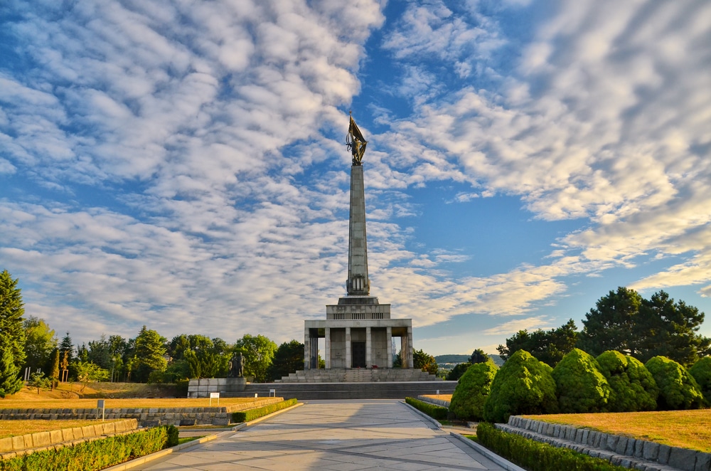 Slavín Bratislava shutterstock 438018991, Bezienswaardigheden Bratislava