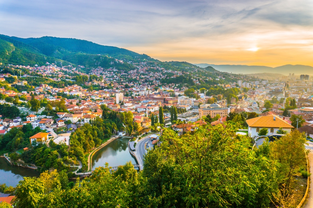 Yellow Fortress Sarajevo shutterstock 1195913626, mooiste bezienswaardigheden in Bosnië en Herzegovina