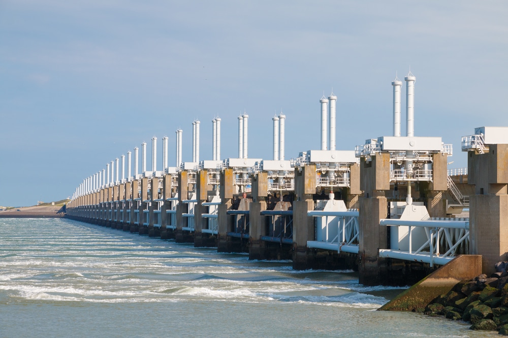 Oosterscheldekering Zeeland Shutterstock 332191019