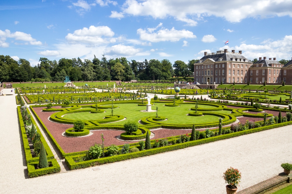 Paleis Het Loo Veluwe shutterstock 711952831, vakantiehuisjes met jacuzzi op de Veluwe