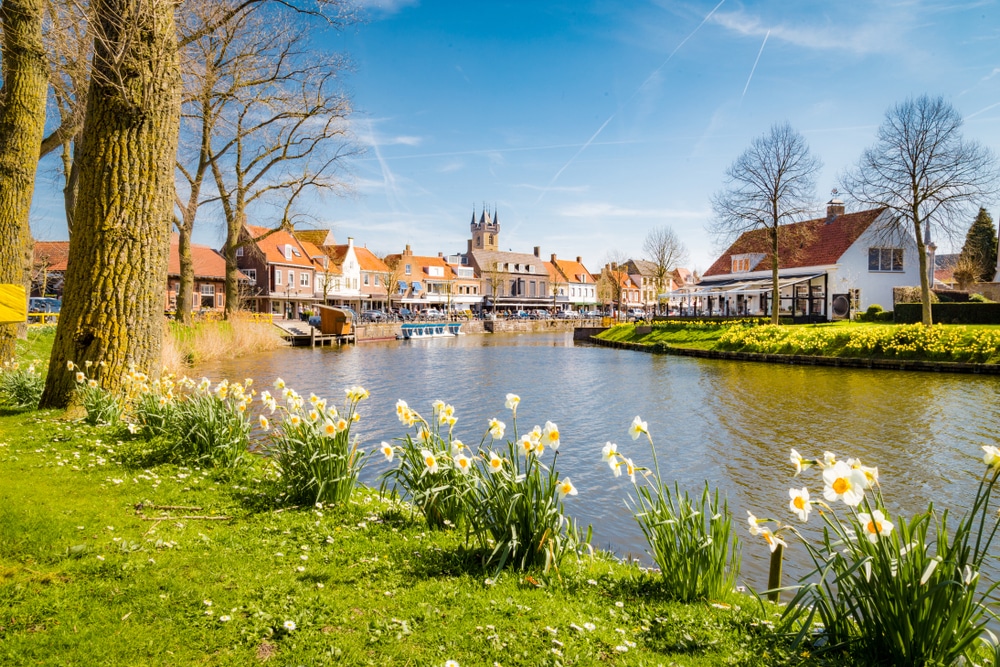 Sluis Zeeland shutterstock 1363949666, roadtrips nederland