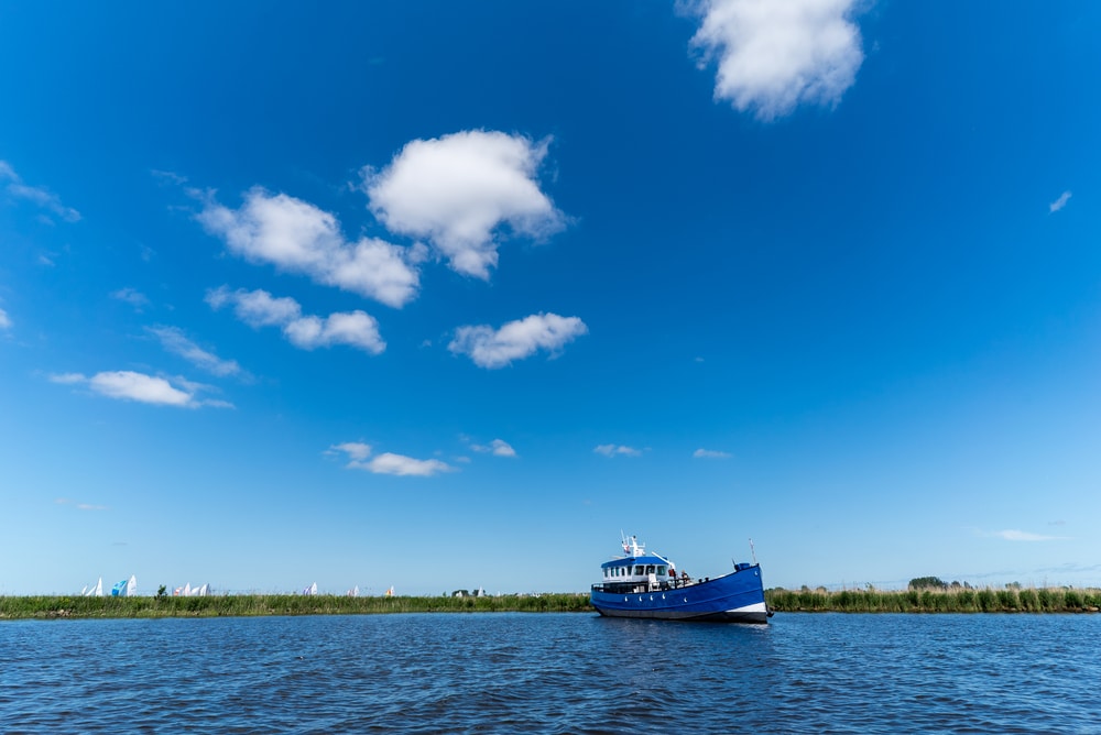 Friese Meren Friesland shutterstock 647641492, bijzonder overnachten drenthe