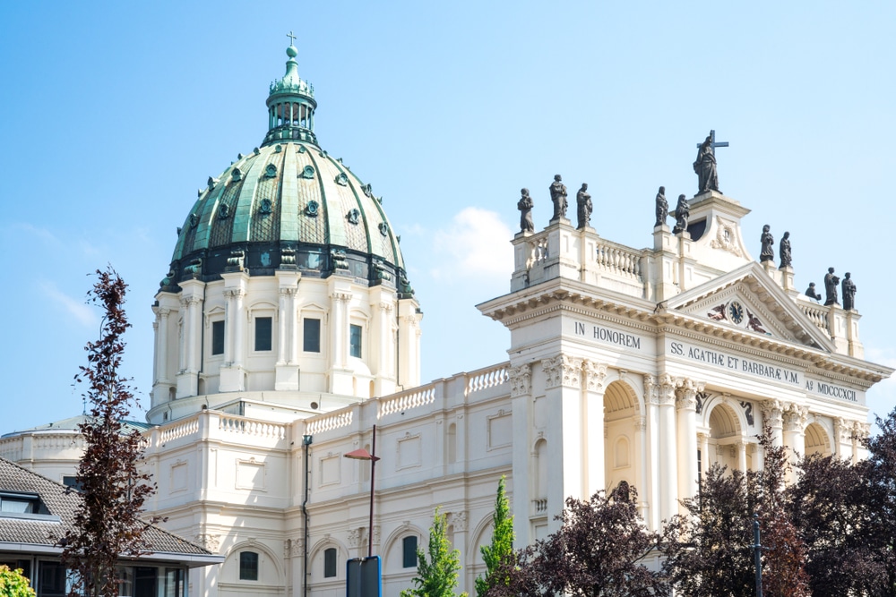 Basiliek van de Heiligen Agatha en Barbara Brabant shutterstock 1097114222, leukste dierentuinen Nederland