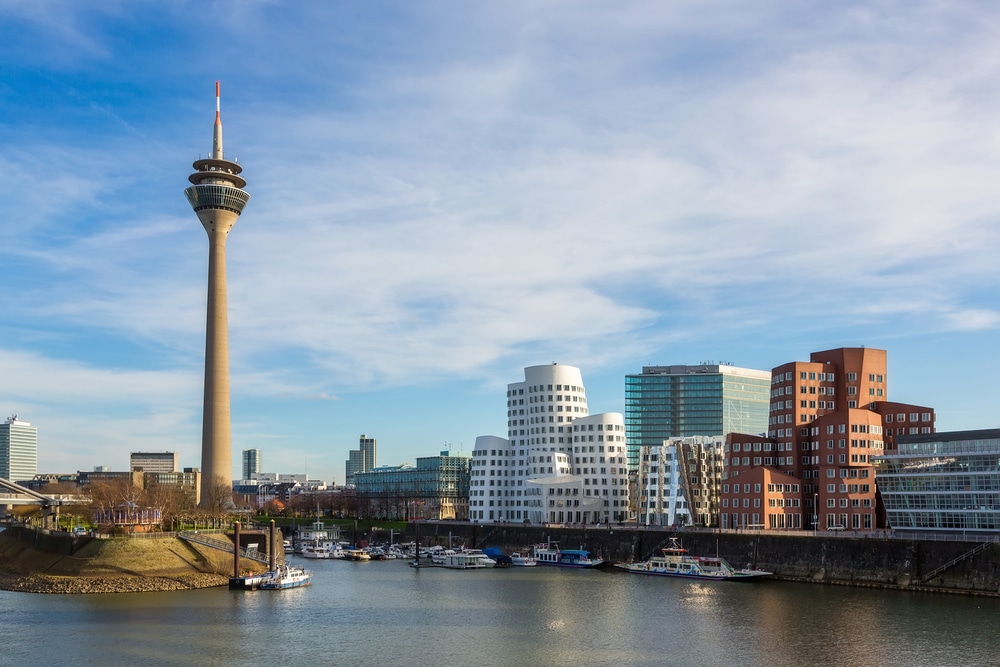 Medienhafen en Rheinturm Dusseldorf, Bezienswaardigheden berchtesgaden