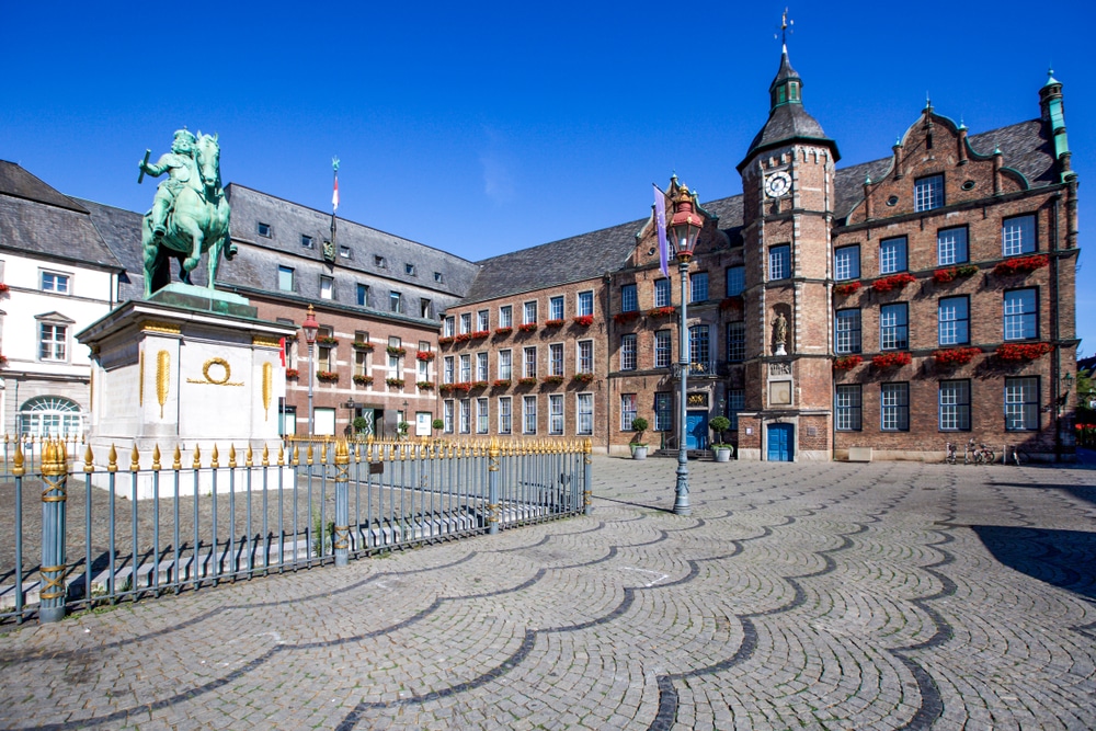 Rathaus Dusseldorf, Bezienswaardigheden berchtesgaden