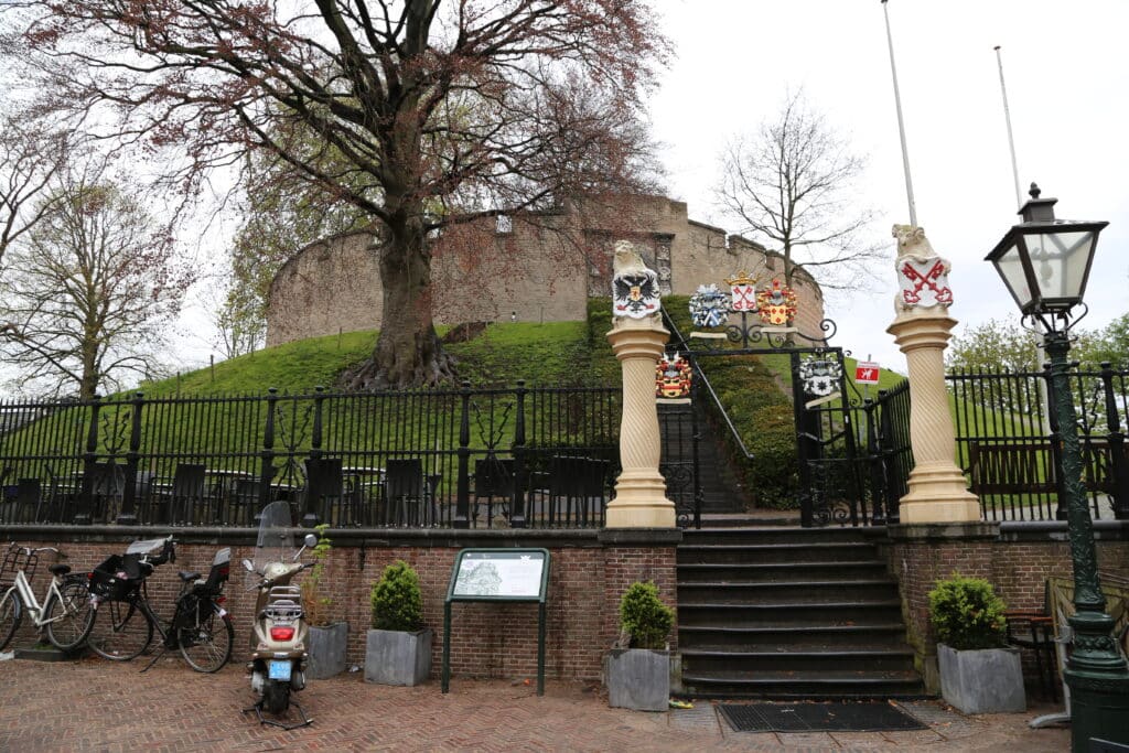 De Burcht Leiden, Bezienswaardigheden Zuid-Holland