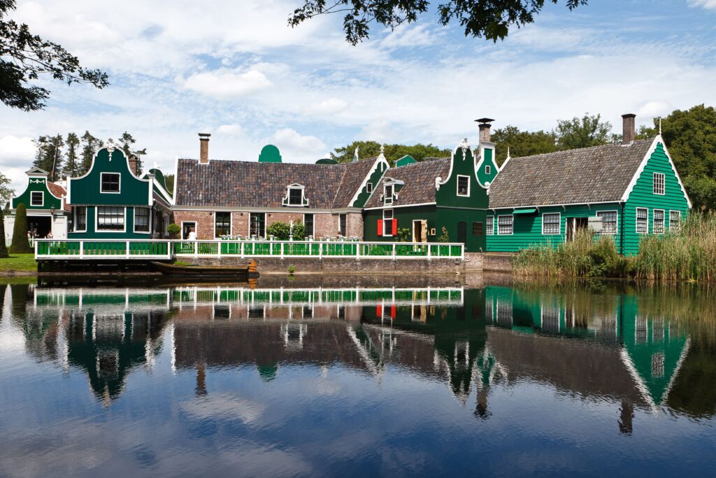 Nederlands Openluchtmuseum Gelderland min, vakantiehuisjes met jacuzzi op de Veluwe