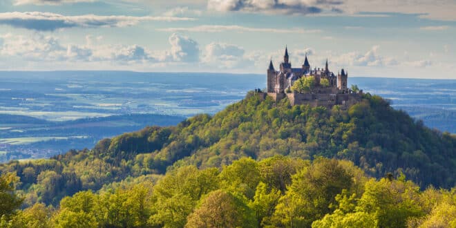 Burg Hohenzollern Zwarte Woud shutterstock 507331627, Bezienswaardigheden berchtesgaden