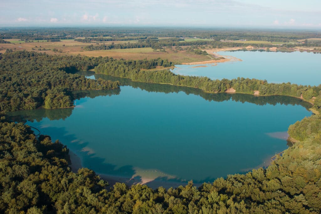 Het blauwe meer meren Nederland, natuurhuisjes aan een meer nederland