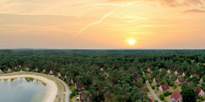 Landal vakantiepark Landgoed t Loo, natuurhuisjes aan een meer nederland