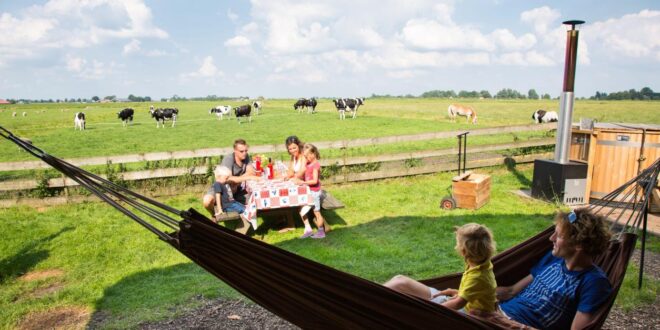 Boerenbed Hoeve Waterschap 2, glamping Friesland