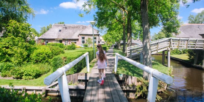 Giethoorn Overijssel shutterstock 1397656238, wandelen op Ameland