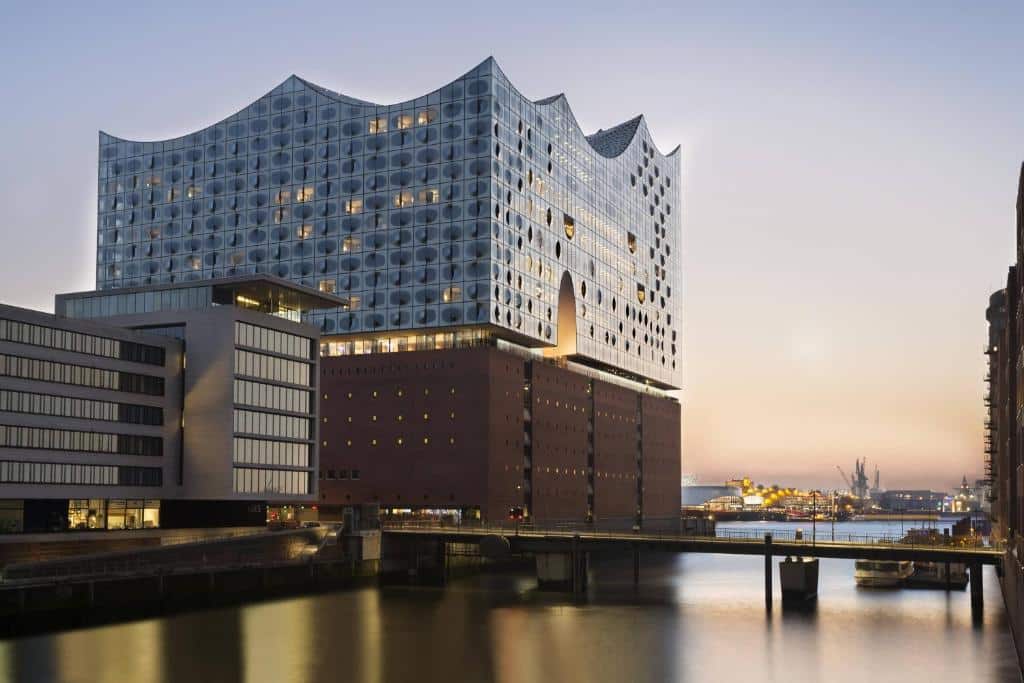 The Westin Hamburg, Bezienswaardigheden Zuid-Holland