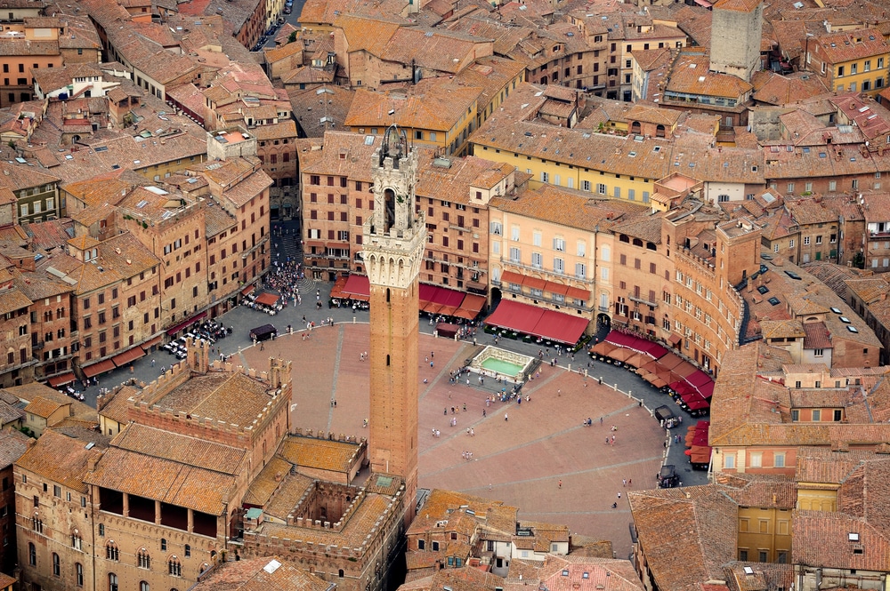 piazzadelcampo toscane shutterstock, leukste en mooiste steden van Europa