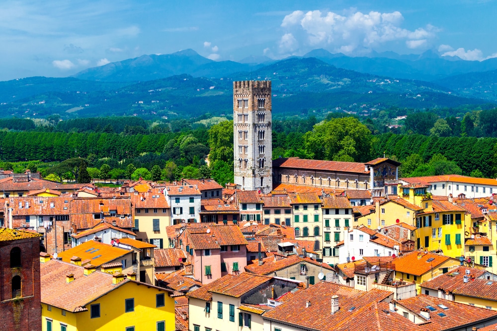 torre guinigi toscane shutterstock, leukste en mooiste steden van Europa