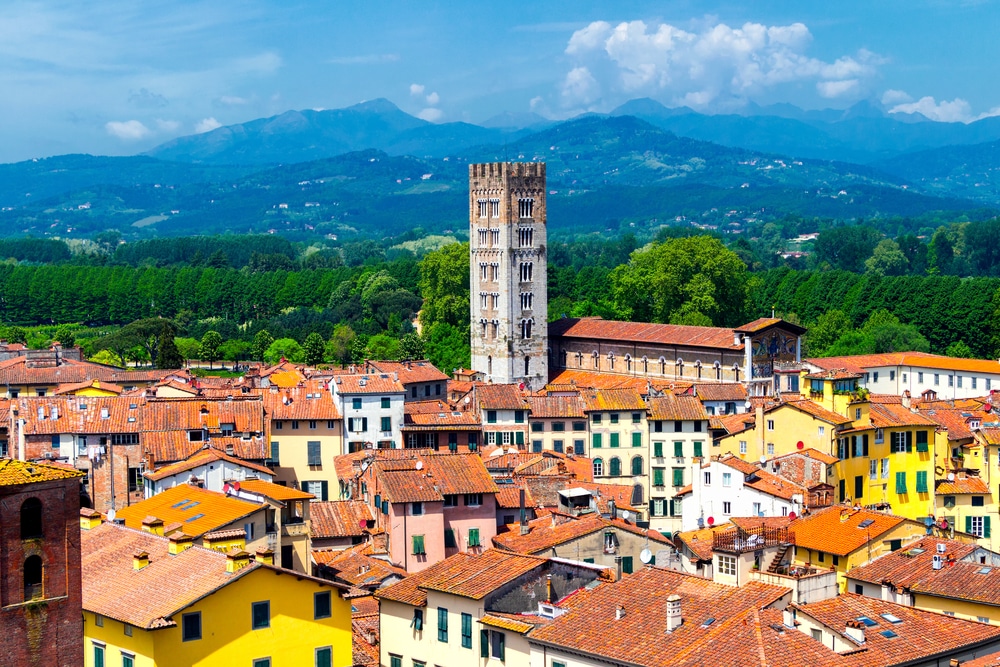 torre guinigi toscane shutterstock,