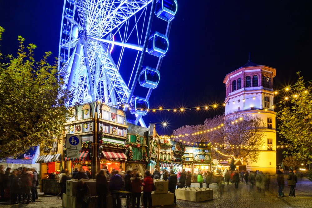 Dusseldorf kerstmarkt 1242164017, skigebieden Duitsland