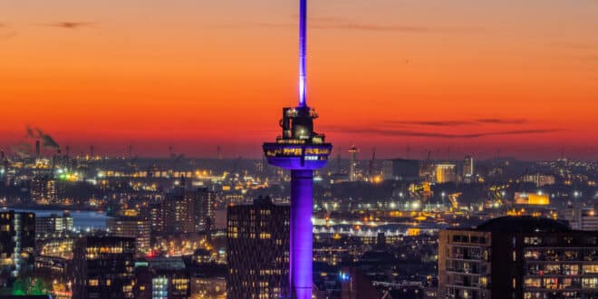 euromast by night bijzonder overnachten rotterdam shutterstock 1238370937, bijzonder overnachten gelderland