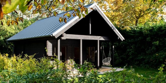 Vakantiehuis met tuin en terras in een bosrijke omgeving in Schoorl