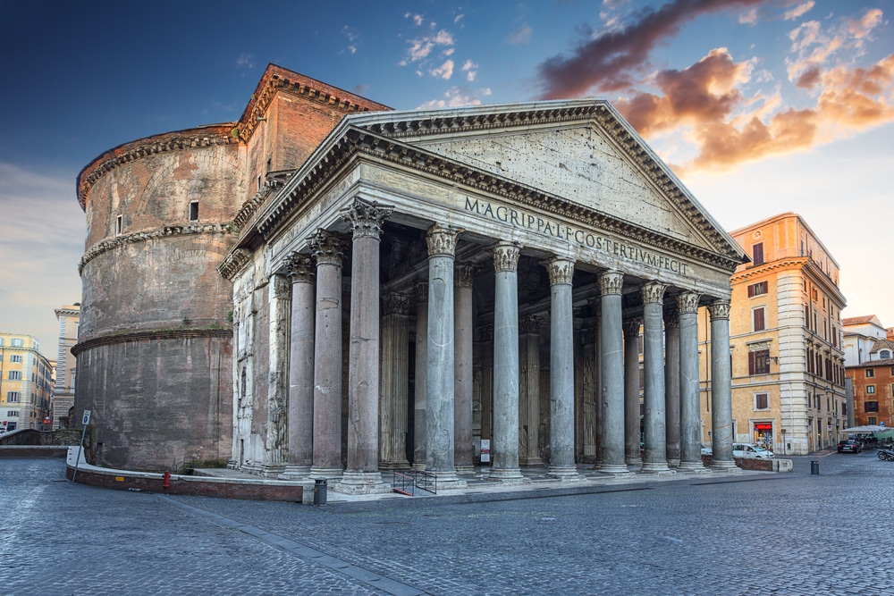 Pantheon Rome 144822409