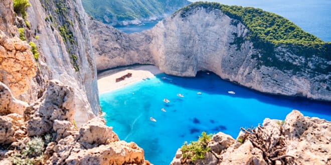 Navagio Beach Zakynthos 1309475212, mooiste eilanden van Griekenland