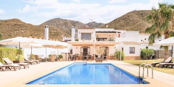 Cortijo el Sarmiento edited, tiny house met hottub