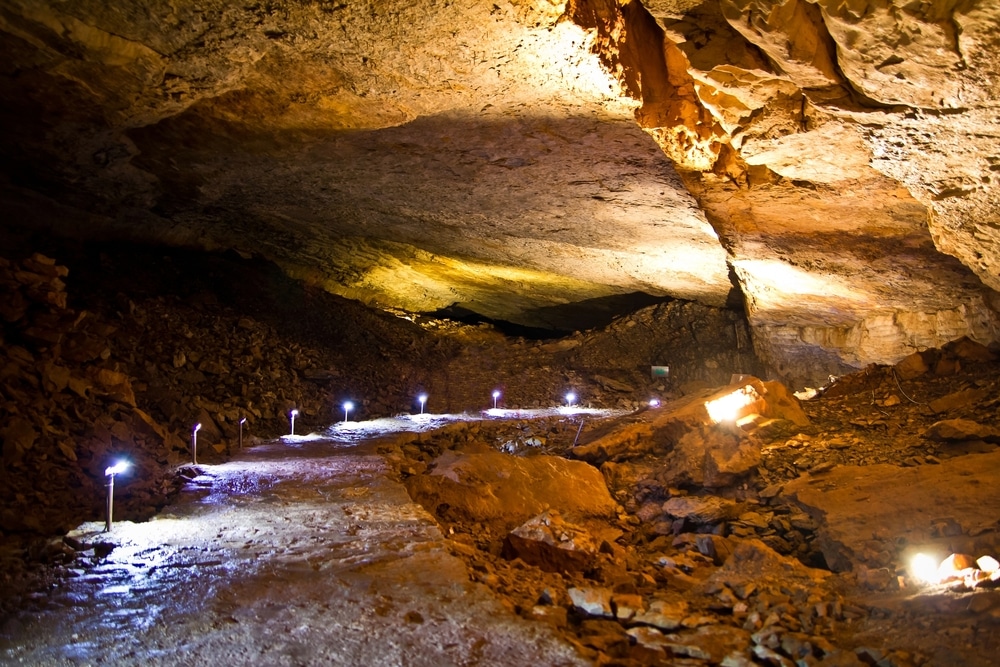 Grotten van Vjetrenica Bosnie en Herzegovina 622915334, mooiste bezienswaardigheden in Bosnië en Herzegovina