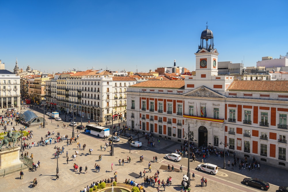 Puerta del Sol Madrid 1444646411, stranden Spanje