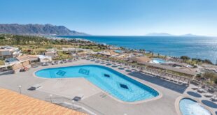 Grand Blue Beach Hotel 2, mooiste eilanden van Griekenland