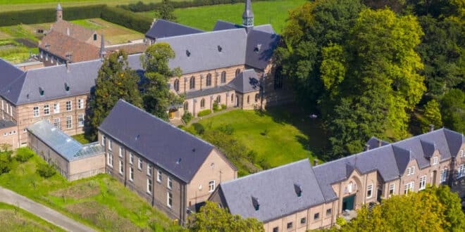 Sion Kloosterbrouwerij: Een Unieke Ambachtelijke Ervaring in het Hart van Diepenveen