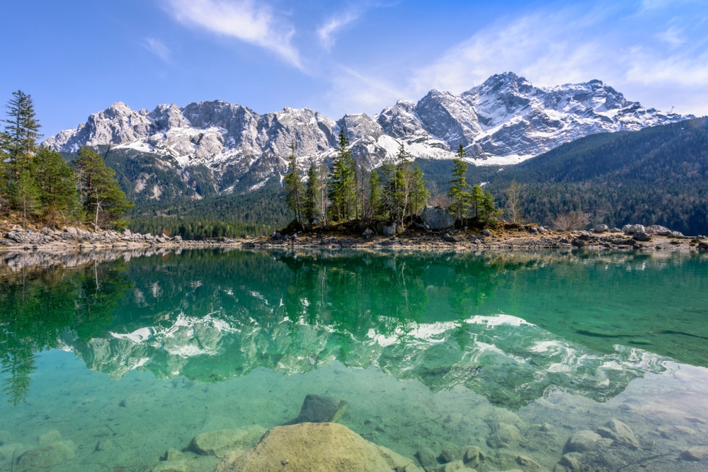 Eibsee meer met refelcties Zugspitze Duitsland shutterstock 1379541062, natuurgebieden Duitsland