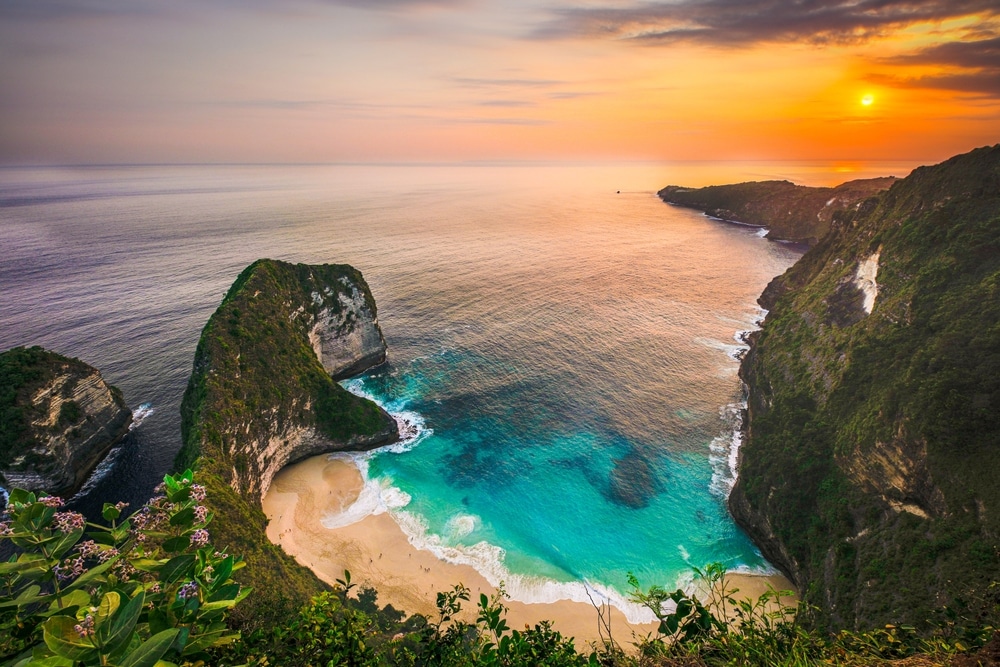 Nusa Penida Bali Indonesie shutterstock 2328147155, Bezienswaardigheden Zuid-Holland