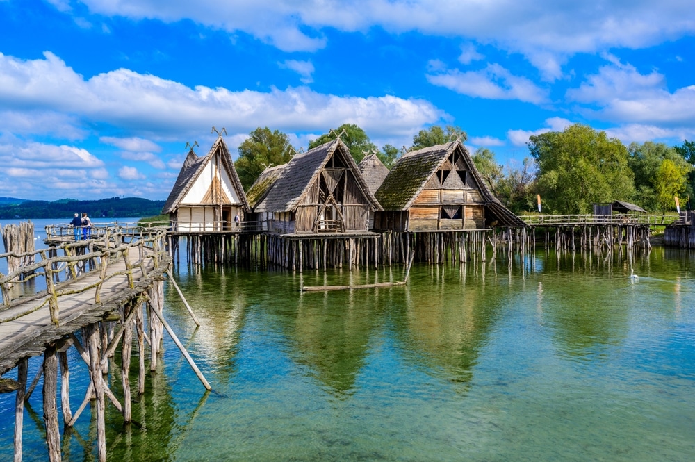 Paalwoningmuseum Bodensee Duitsland shutterstock 2260523557, bijzonder overnachten Duitsland