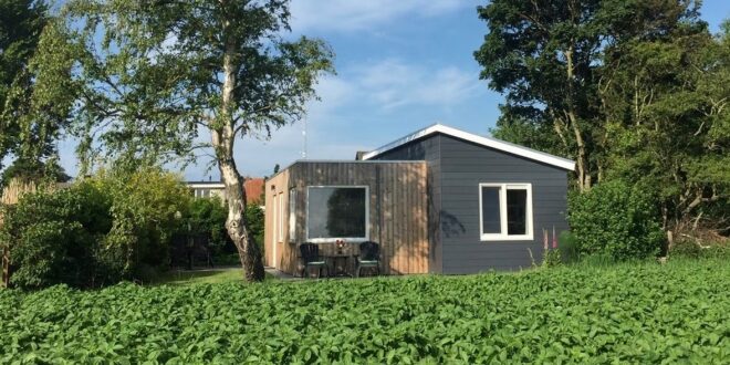 Natuurhuisje in Den Burg 20 1, tiny house met hottub