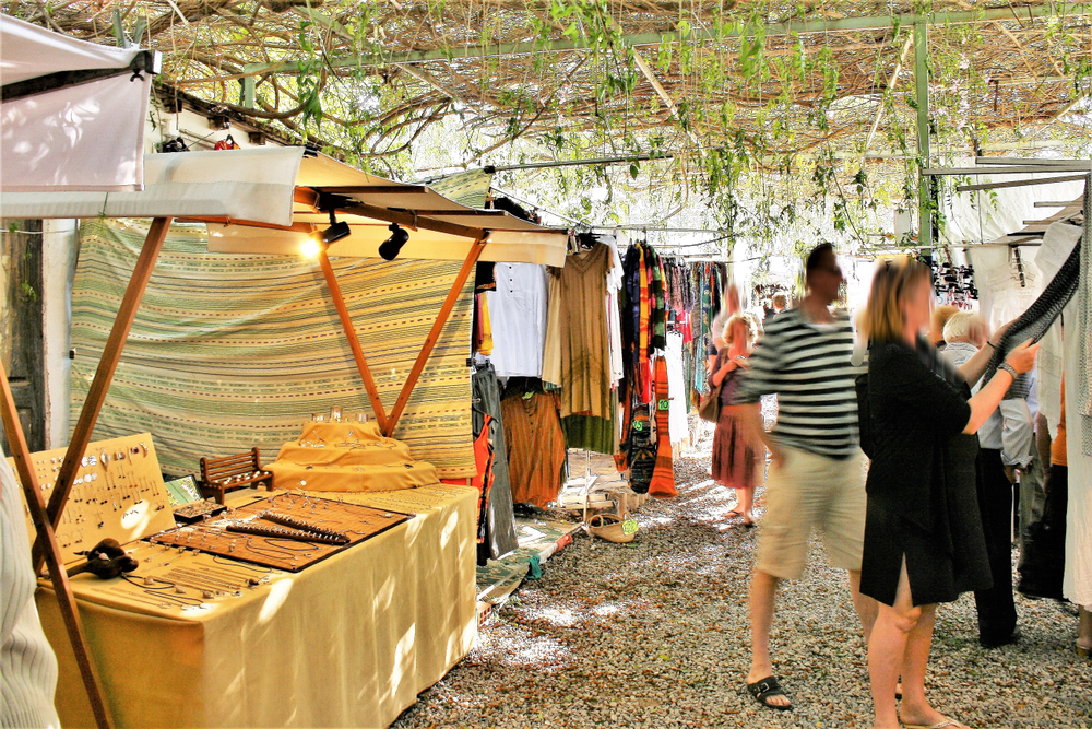 hippiemarkt ibiza shutterstock 1197613315, stranden Spanje