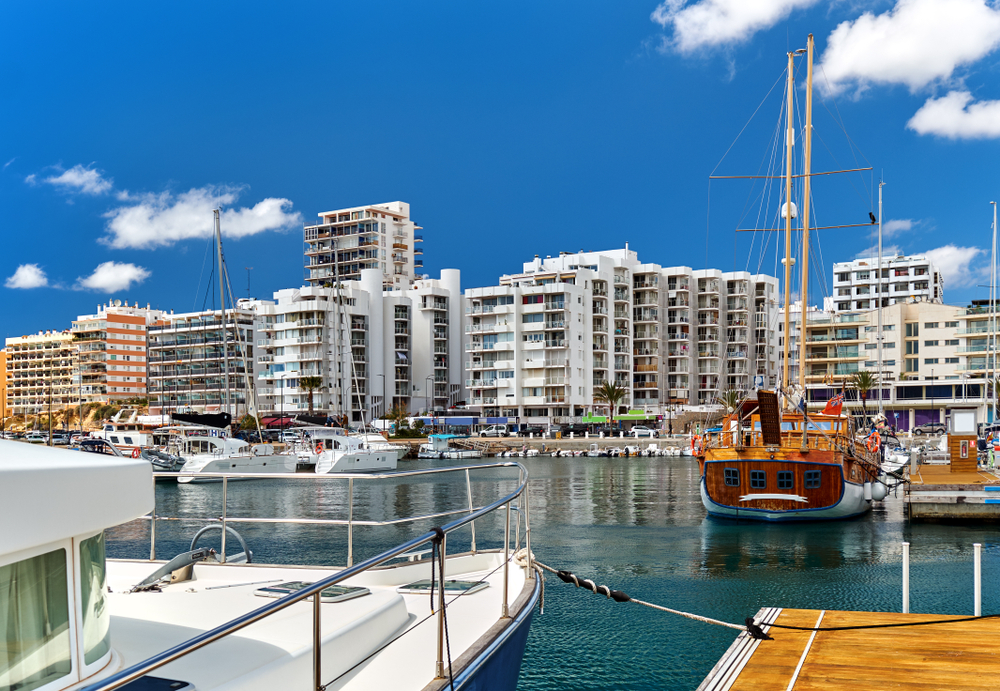 san antonio ibiza shutterstock 1171823068 1, stranden Spanje