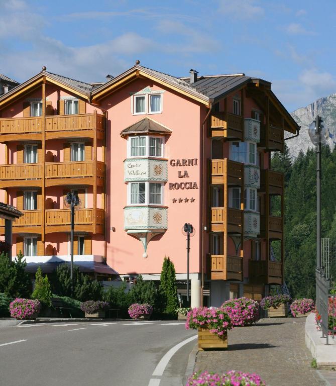 Hotel Garni La Roccia, bezienswaardigheden in Italië