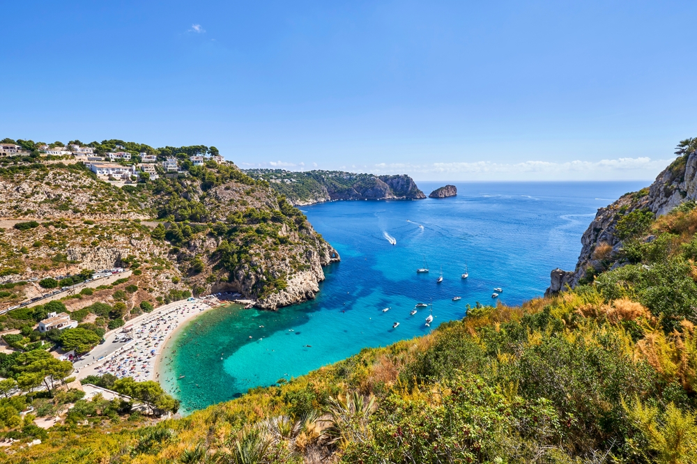 La Granadella Javea Sapnje shutterstock 2299767125, stranden Spanje