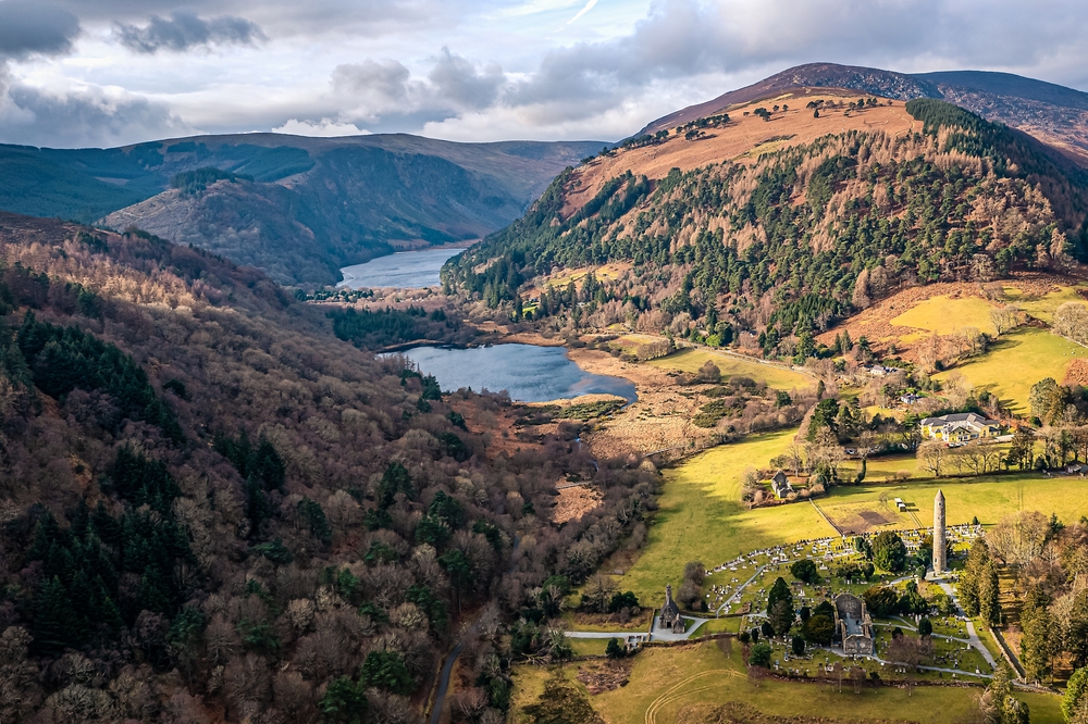 Glendalough Wicklow Mountains Ierland 0 shutterstock 2391651117,