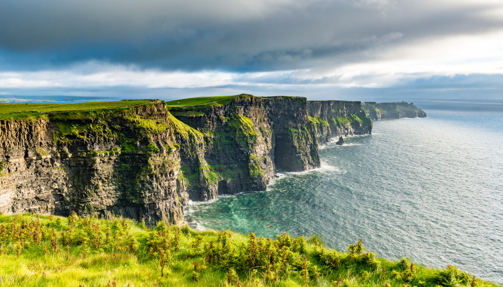 kliffen van Moher Ierland shutterstock 1046563369,