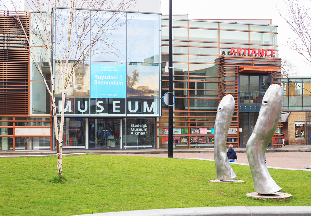 Stedelijk museum alkmaar shutterstock 1090867130, stranden Spanje