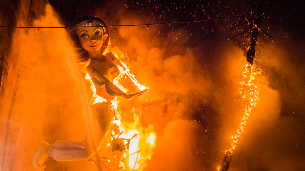 las fallas valencia shutterstock 1188038365, bezienswaardigheden in Valencia